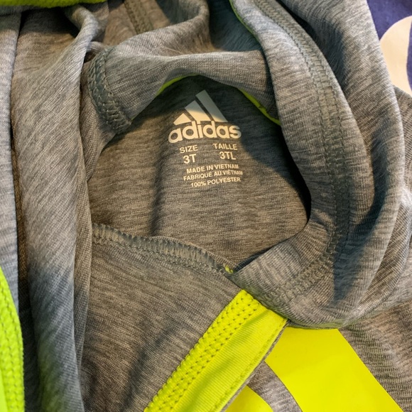 ADIDAS GREY NEON YELLOW BOYS 3T 2PC OUTFIT. Gently worn. Like new.? - Picture 3 of 4